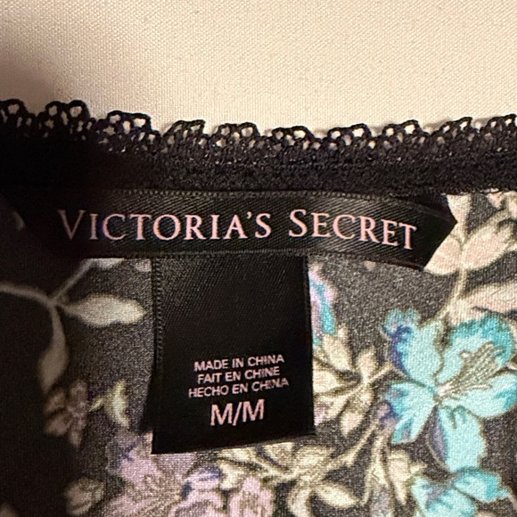 Victoria’s Secret Floral Lace Trim Slip - Picture 2 of 6